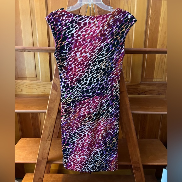 Dressbarn Printed Purple and Pink Ruched Sheath Dress | Size 4 - Picture 4 of 4